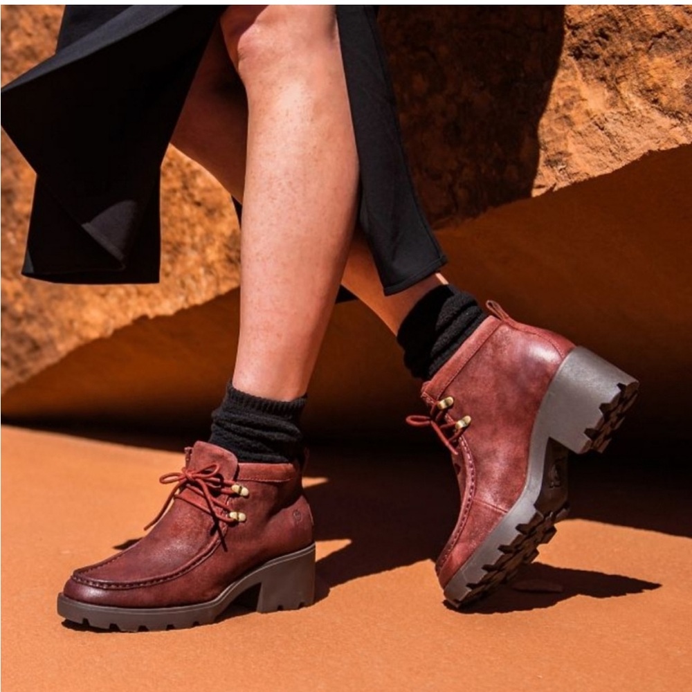 Born Griffin Boots 6.5 Dark Red
